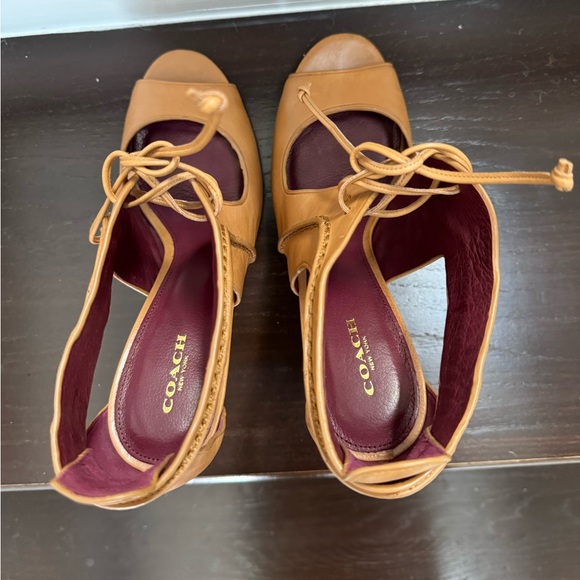 Coach camel leather 4 inch heels. Size 9.5M - Picture 2 of 8